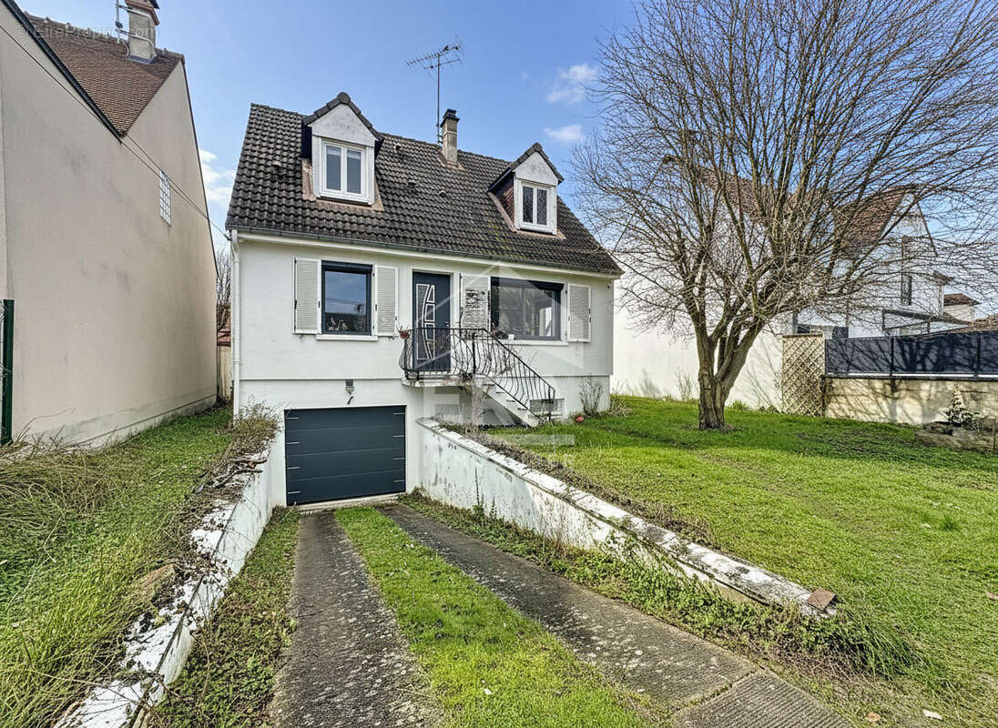 Maison à CHAUMONTEL