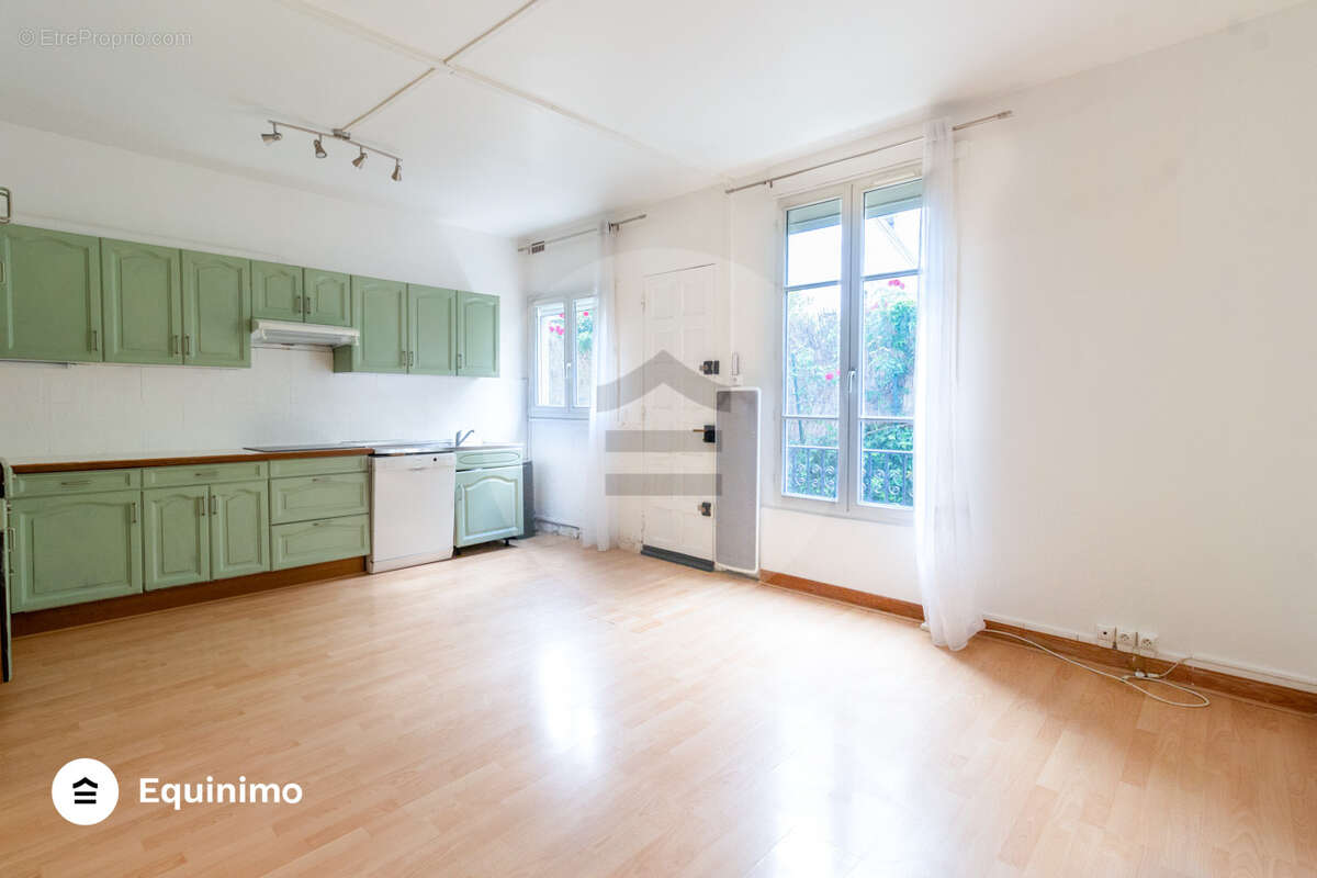 Appartement à LEVALLOIS-PERRET