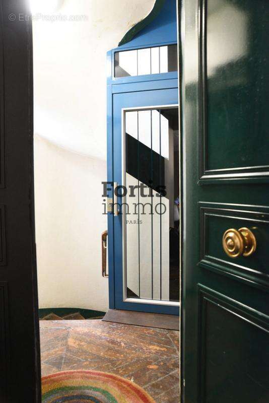 Appartement à PARIS-10E