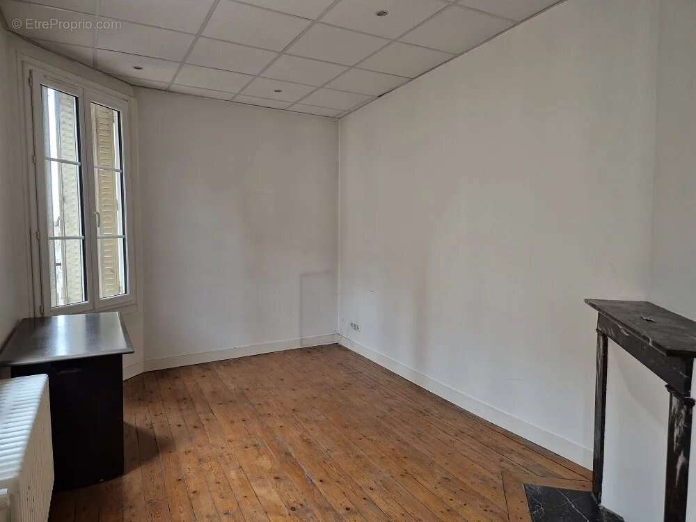 Appartement à BEAUNE-LA-ROLANDE