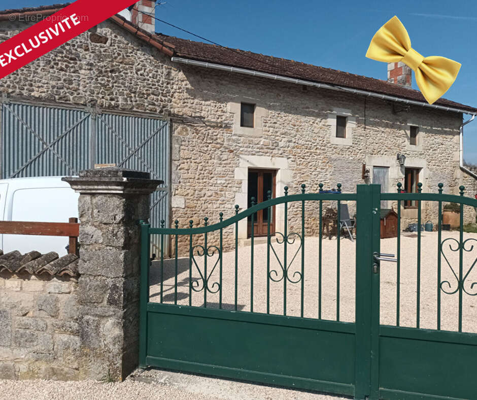 Maison à COUHE