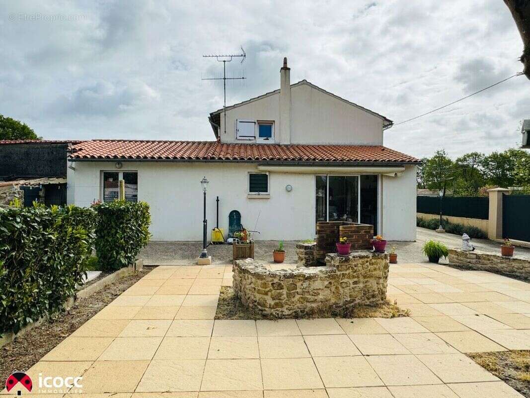 Maison 116 m² à La Roche-Sur-Yon  - photo 2