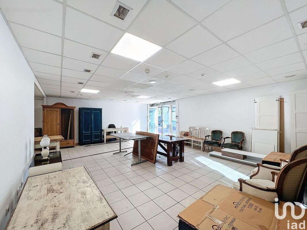 Photo 3 - Commerce à LESIGNY