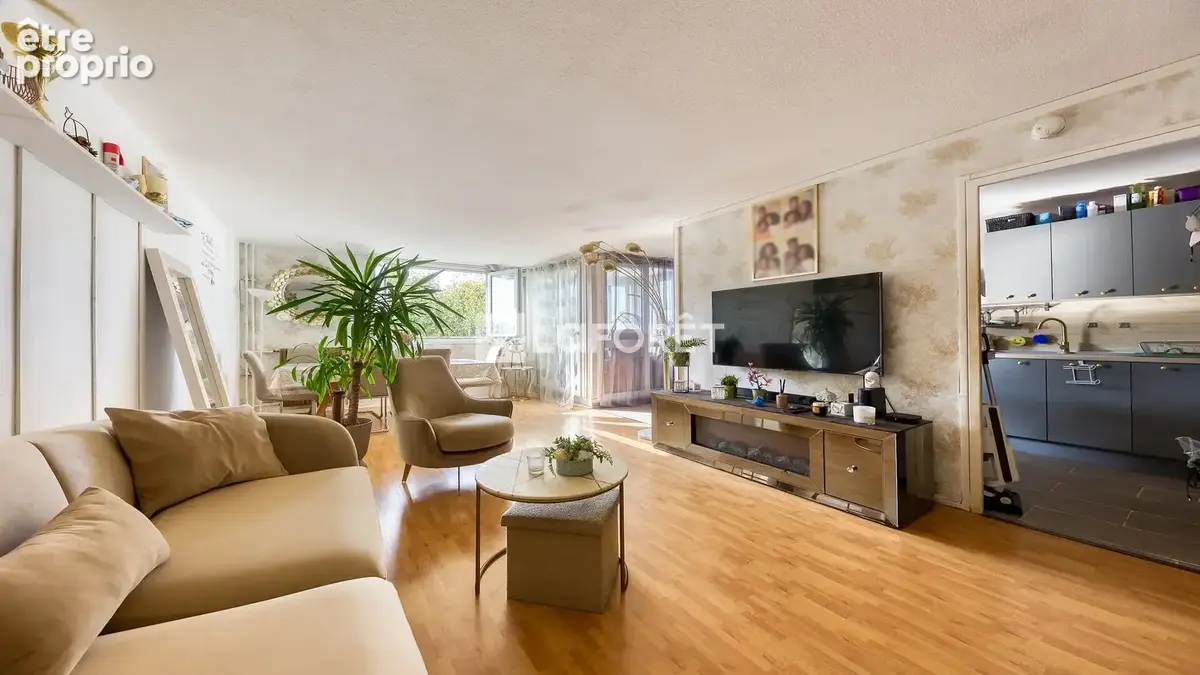 Appartement à vendre à Roissy En Brie 5 pièce(s) 98.74 m2 - photo 2