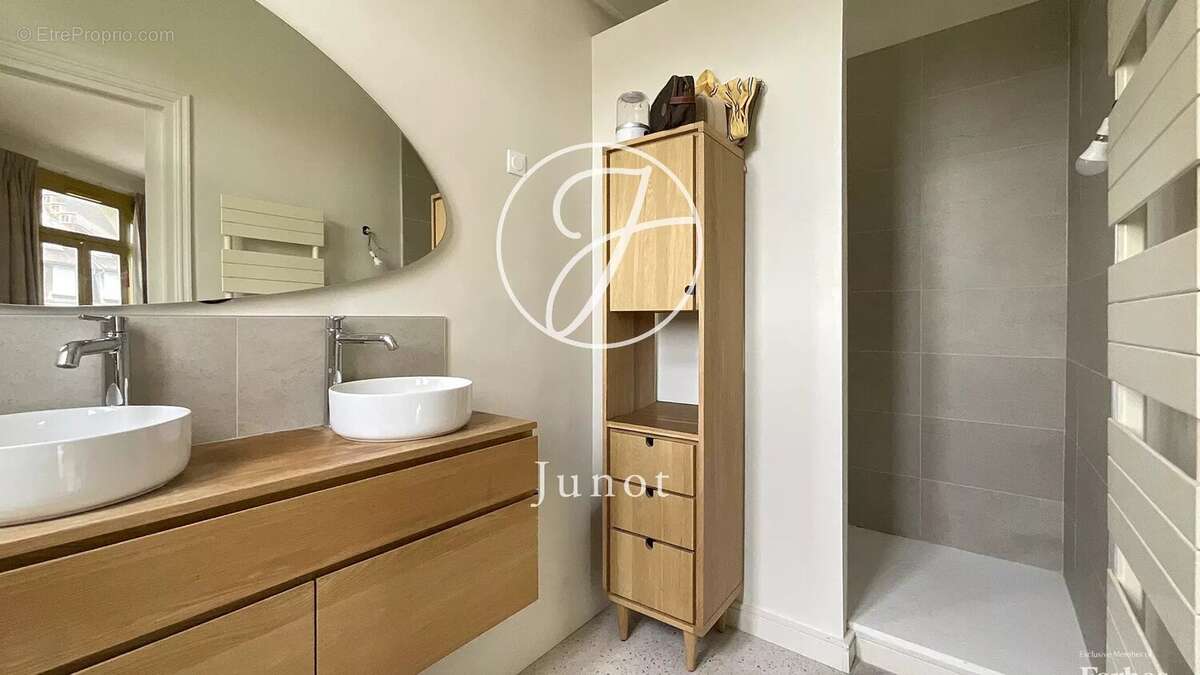 Appartement à MARCQ-EN-BAROEUL