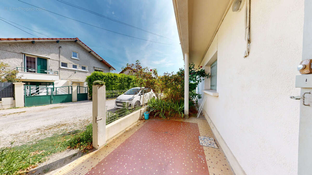 Maison à SAINT-MARTIN-D'HERES