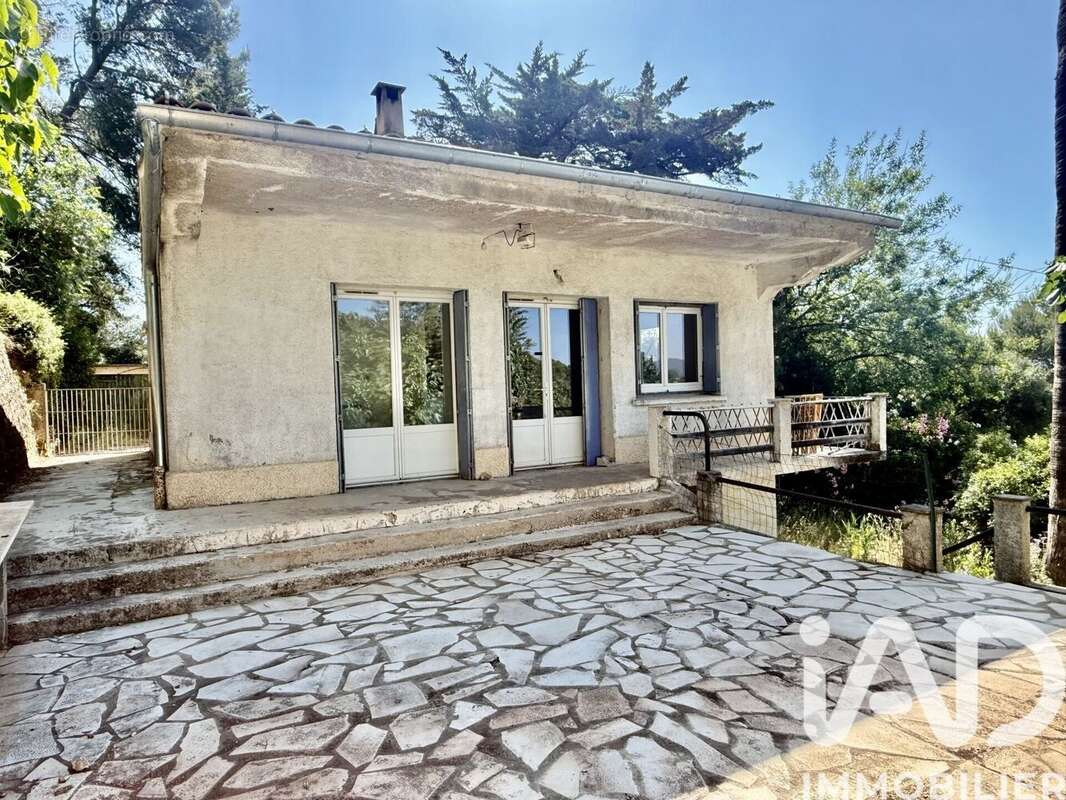 Photo 2 - Maison à LE CANNET-DES-MAURES