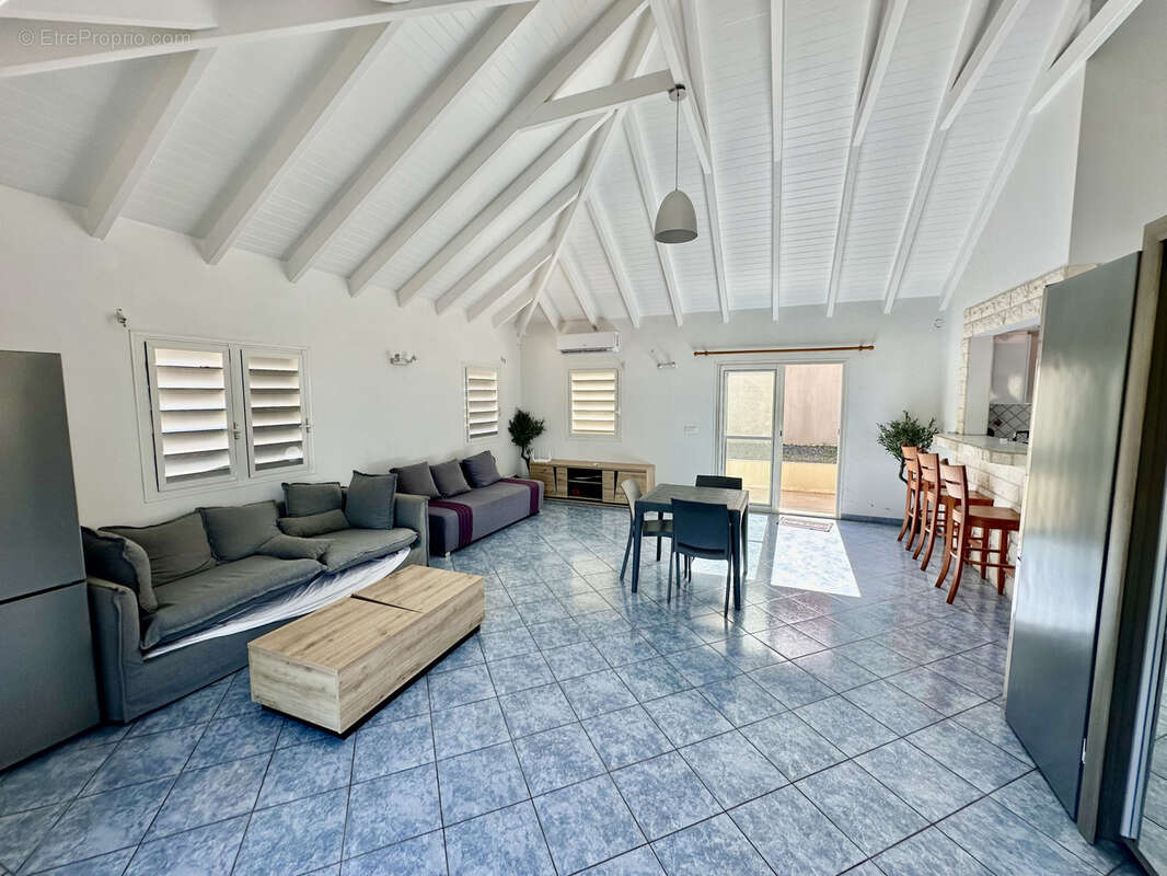 Maison à CAPESTERRE-BELLE-EAU