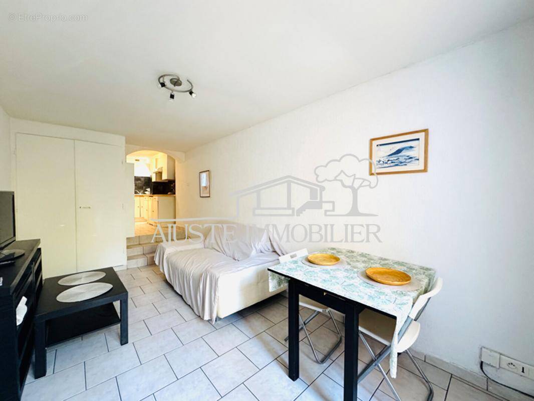 Appartement à ENSUES-LA-REDONNE