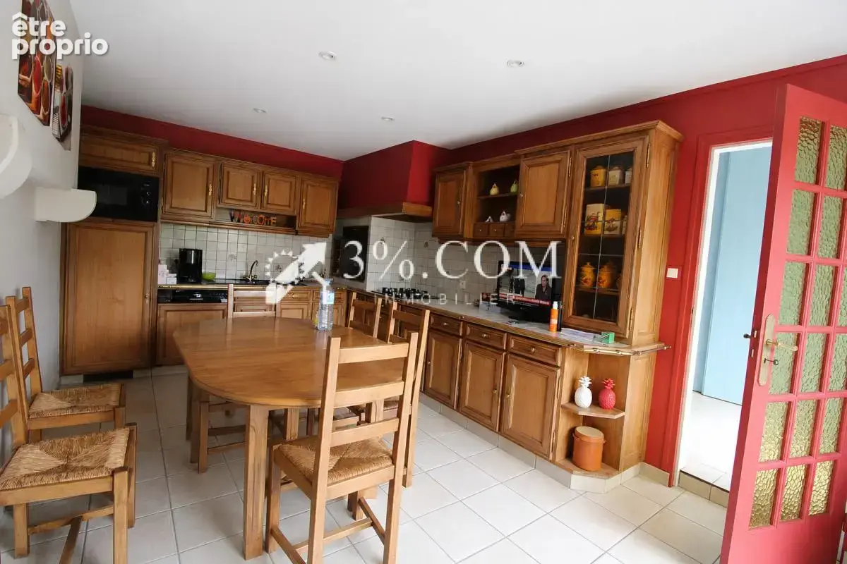 Locoal-Mendon Centre - photo 11