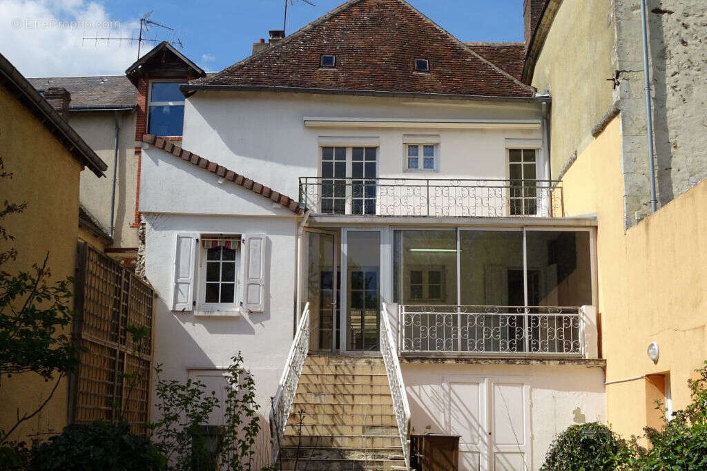 Maison à LA BAZOCHE-GOUET