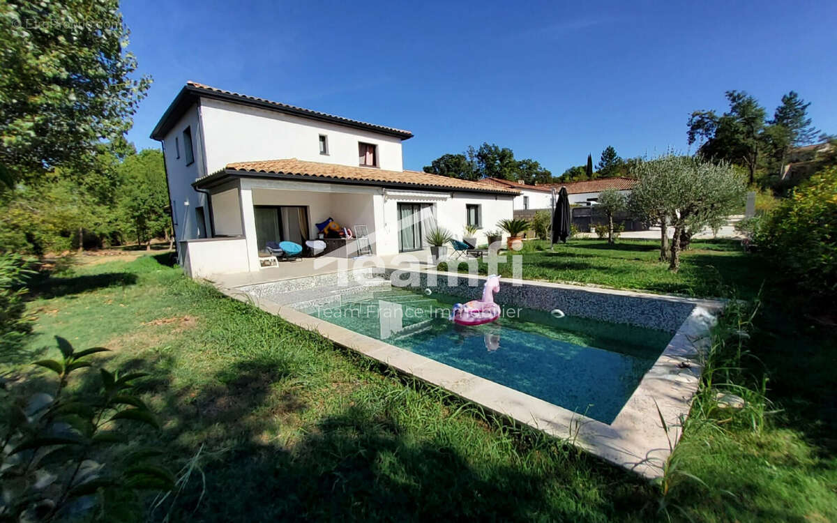 Maison à SAINT-HILAIRE-DE-BRETHMAS