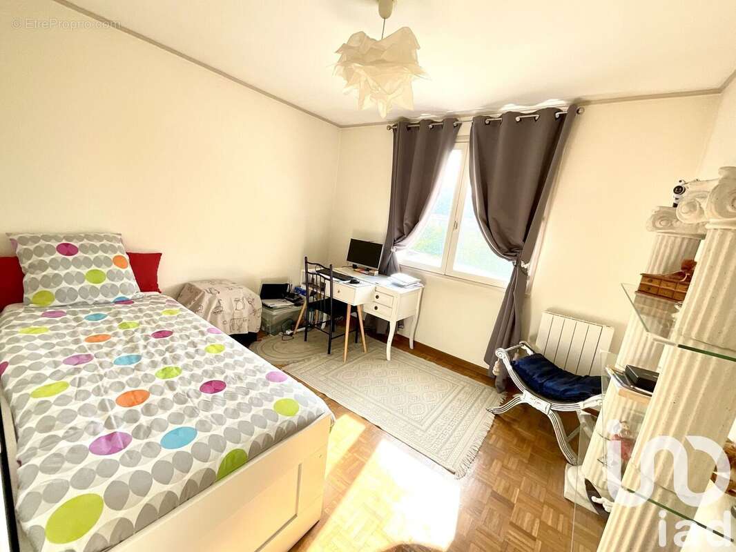 Photo 9 - Appartement à SAINTE-GENEVIEVE-DES-BOIS