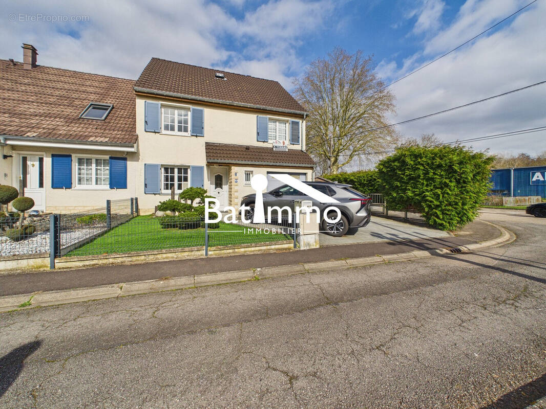 Maison à ARS-SUR-MOSELLE