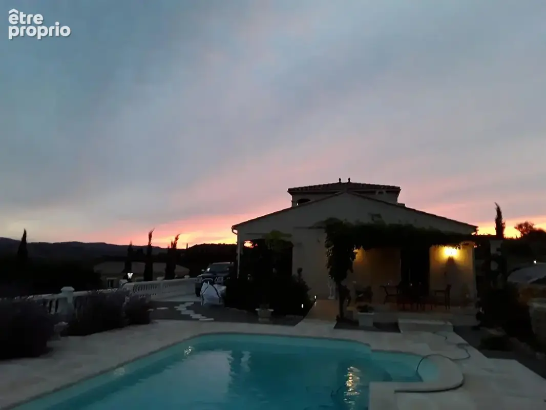 Élégante villa de 4 chambres à Limoux avec piscine et vues sur la campagne - photo 18