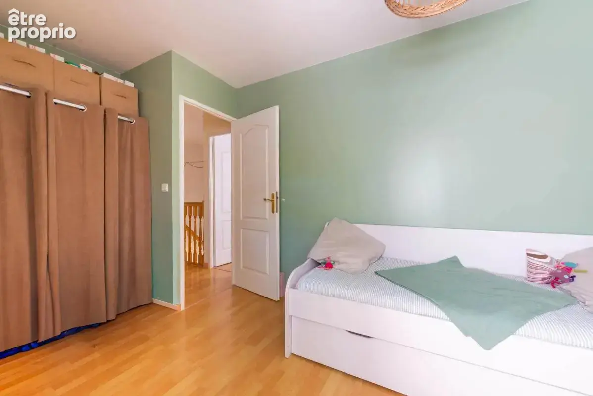 Maison de 7 pièces de 140 m² à Ronquerolles - photo 11