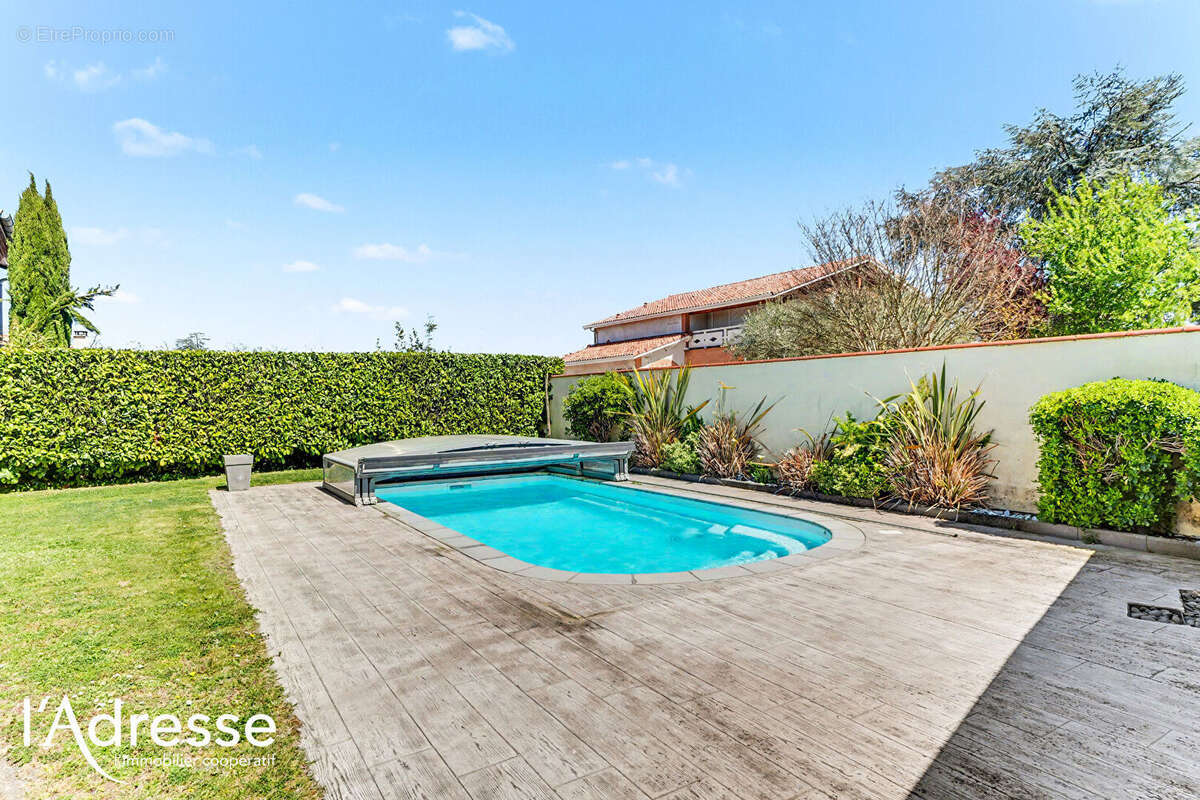 Exclusivité l'Adresse Immobilier - Cugnaux - Maison de 168 m2 avec Garage et piscine Couverte sur un terrain de 552m². - photo 14