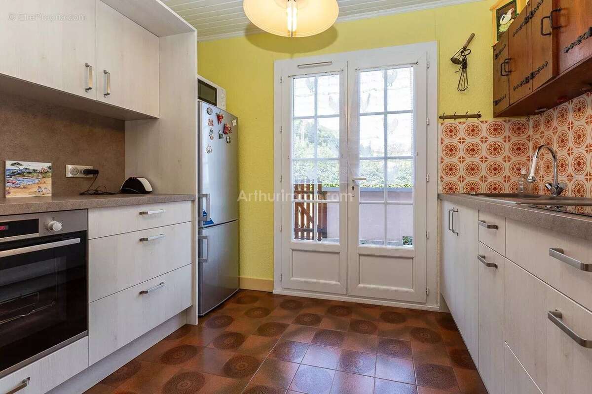 Maison à VEZERONCE-CURTIN