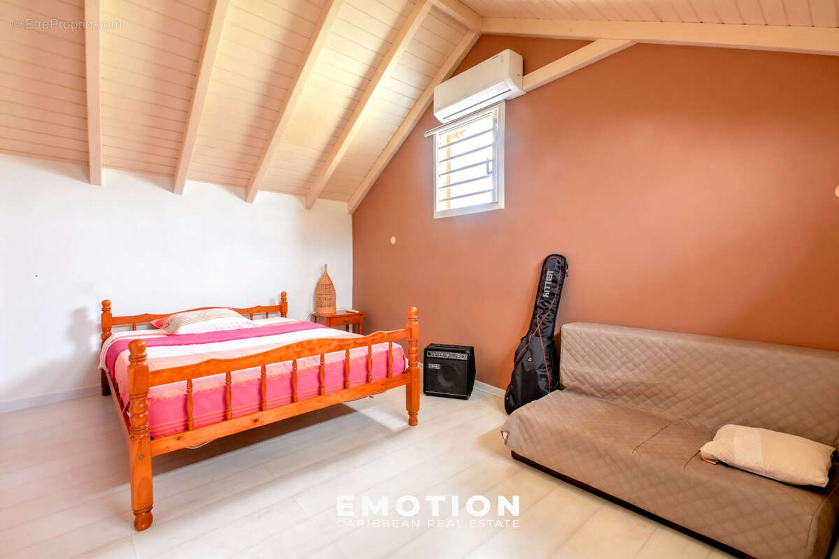 Maison à PETIT-BOURG