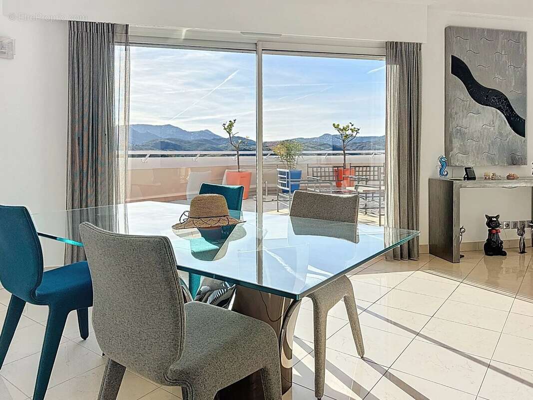 Appartement à MANDELIEU-LA-NAPOULE