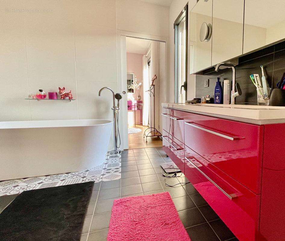 Maison à LE CELLIER