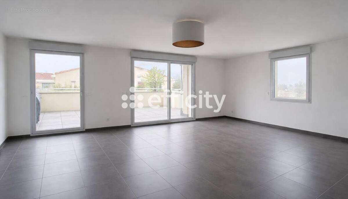 Appartement à ROUSSET
