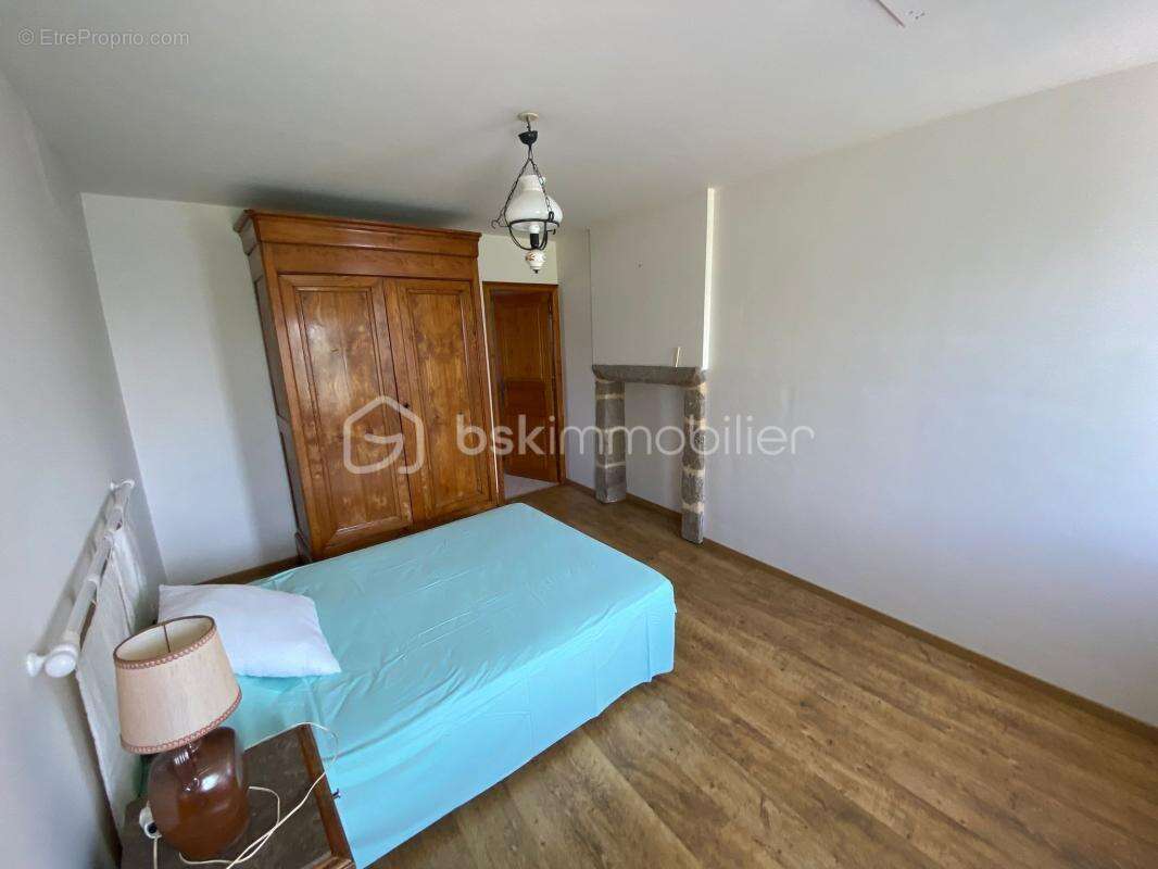 Maison à LASSAY-LES-CHATEAUX