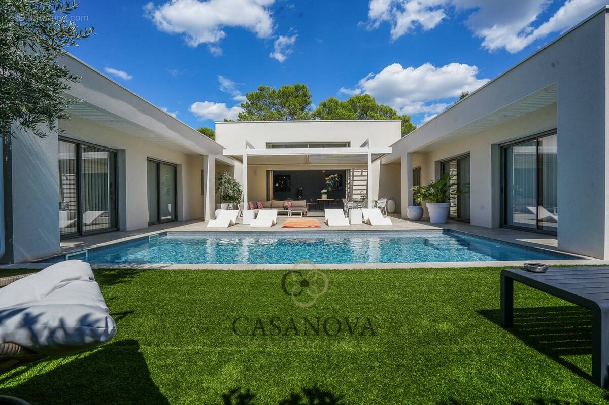 Maison à SAINT-MATHIEU-DE-TREVIERS