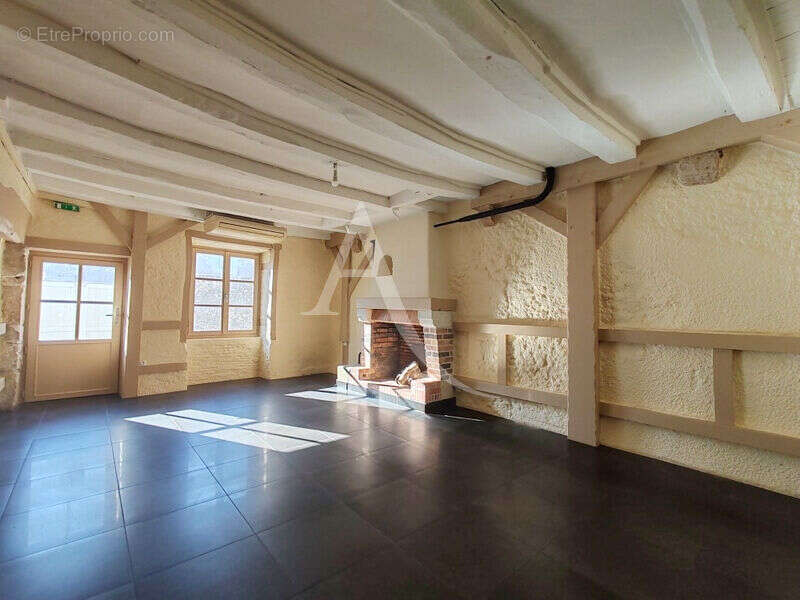 Commerce à CELLETTES