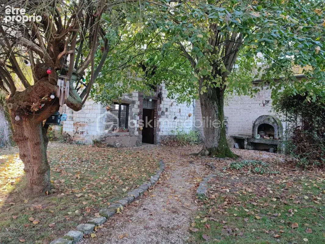 Pavillon sur sous-sol de 184 m² avec jardin et dépendance - photo 9