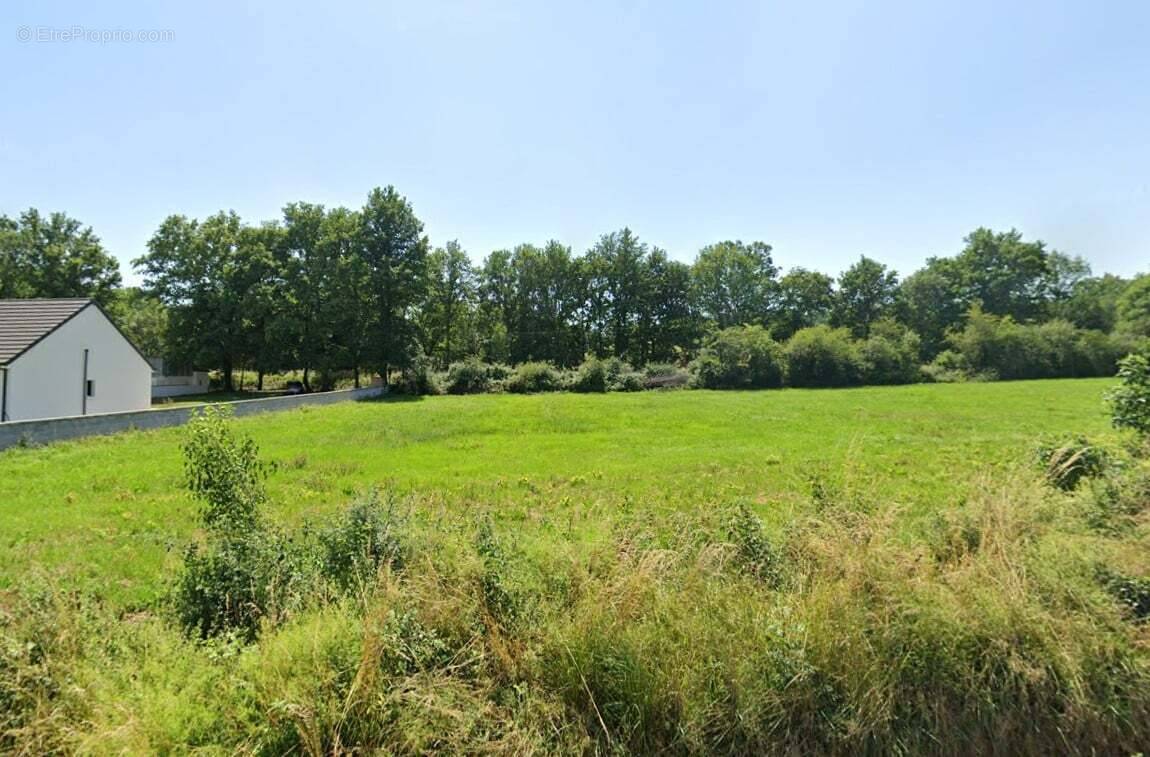 Terrain à ALLASSAC