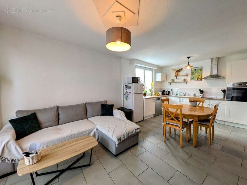 Maison à LA TESSOUALLE