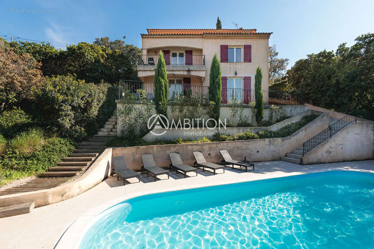 Maison à LES ISSAMBRES