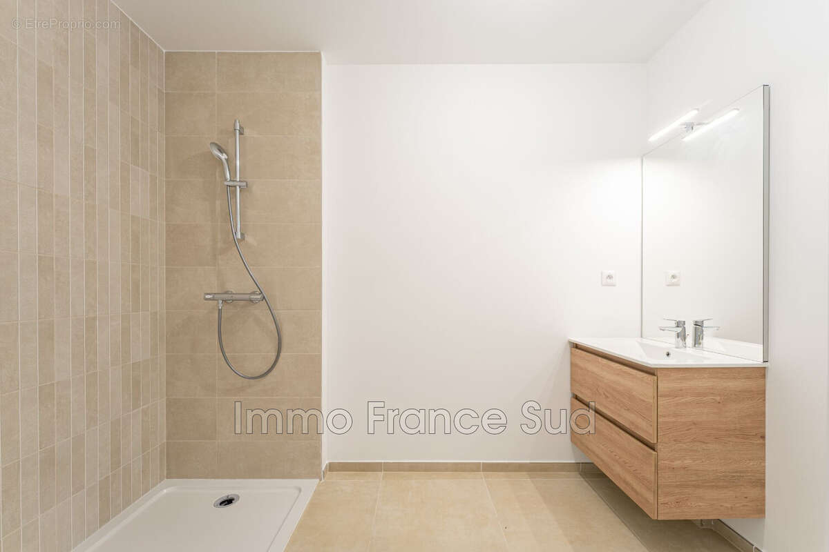 Appartement à LA GARDE-FREINET