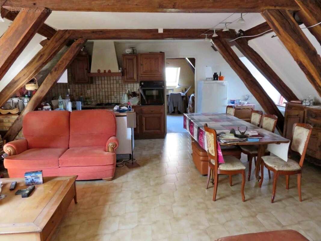 Maison à MAILLY-LE-CHATEAU