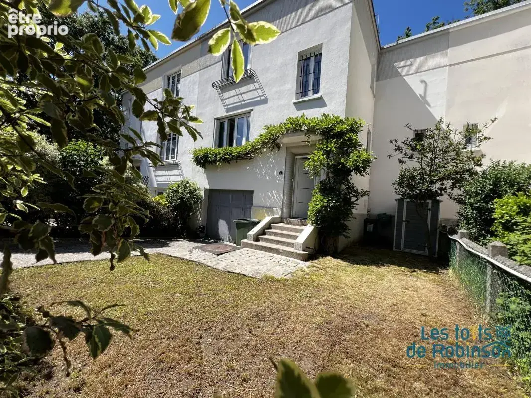 Maison en plein centre ville avec 4 chambres, bureau et jardin - photo 2