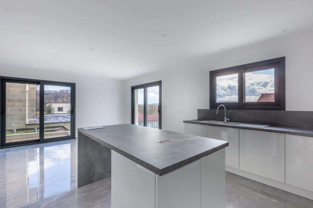 Maison à BOURGOIN-JALLIEU