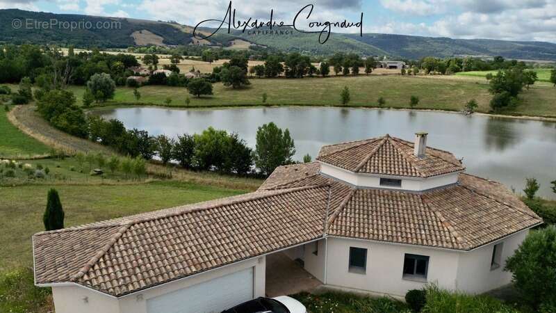 A vendre - CAHUZAC (81) - Maison contemporaine 145 m² avec sous-sol complet, terrain de 1700 m² et vue imprenable sur le lac - photo 11