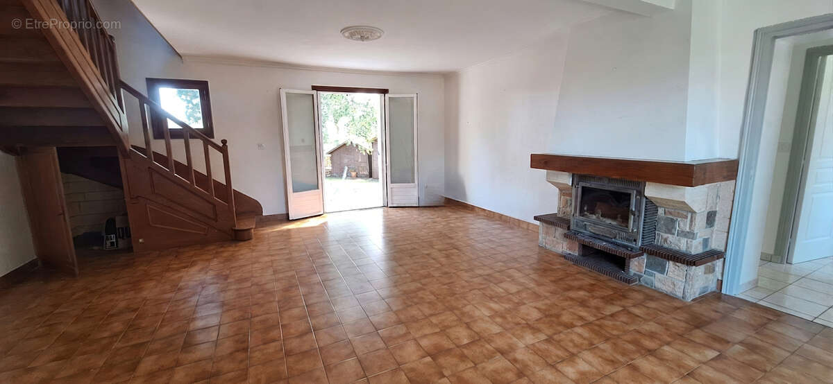 Fouesnant, bourg à pied, jolie maison de 4 chambres, sur un beau terrain arboré de 700 m² ! - photo 4