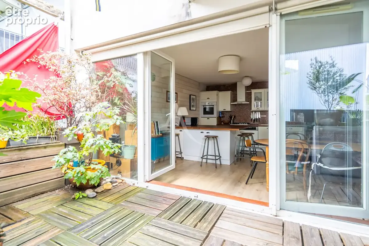 BORDEAUX CHARTRONS - T4 de 77m² avec terrasses et place de parking - photo 5