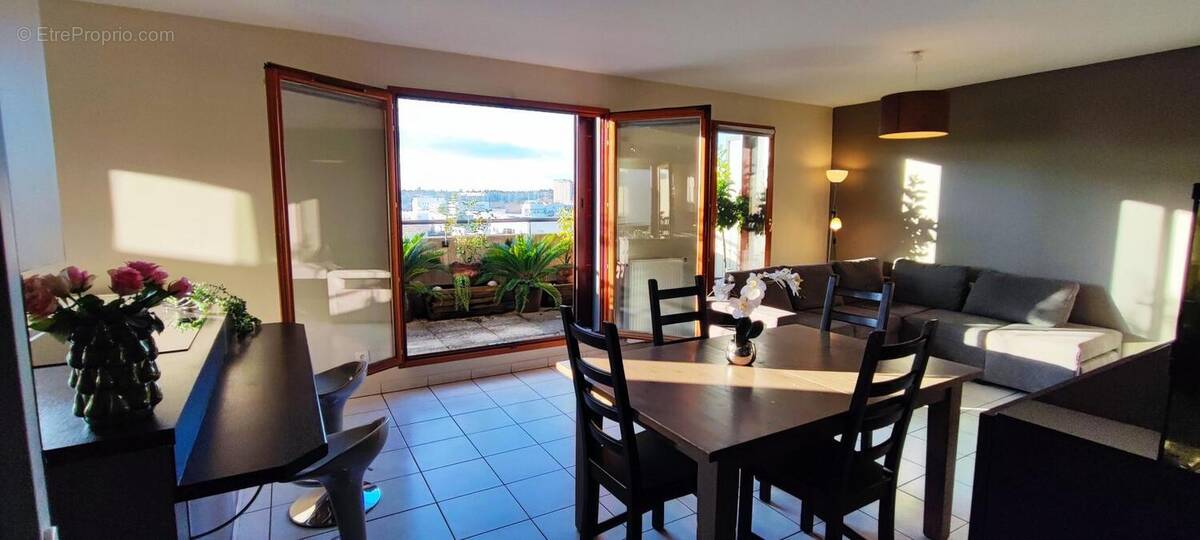 Appartement à LYON-9E
