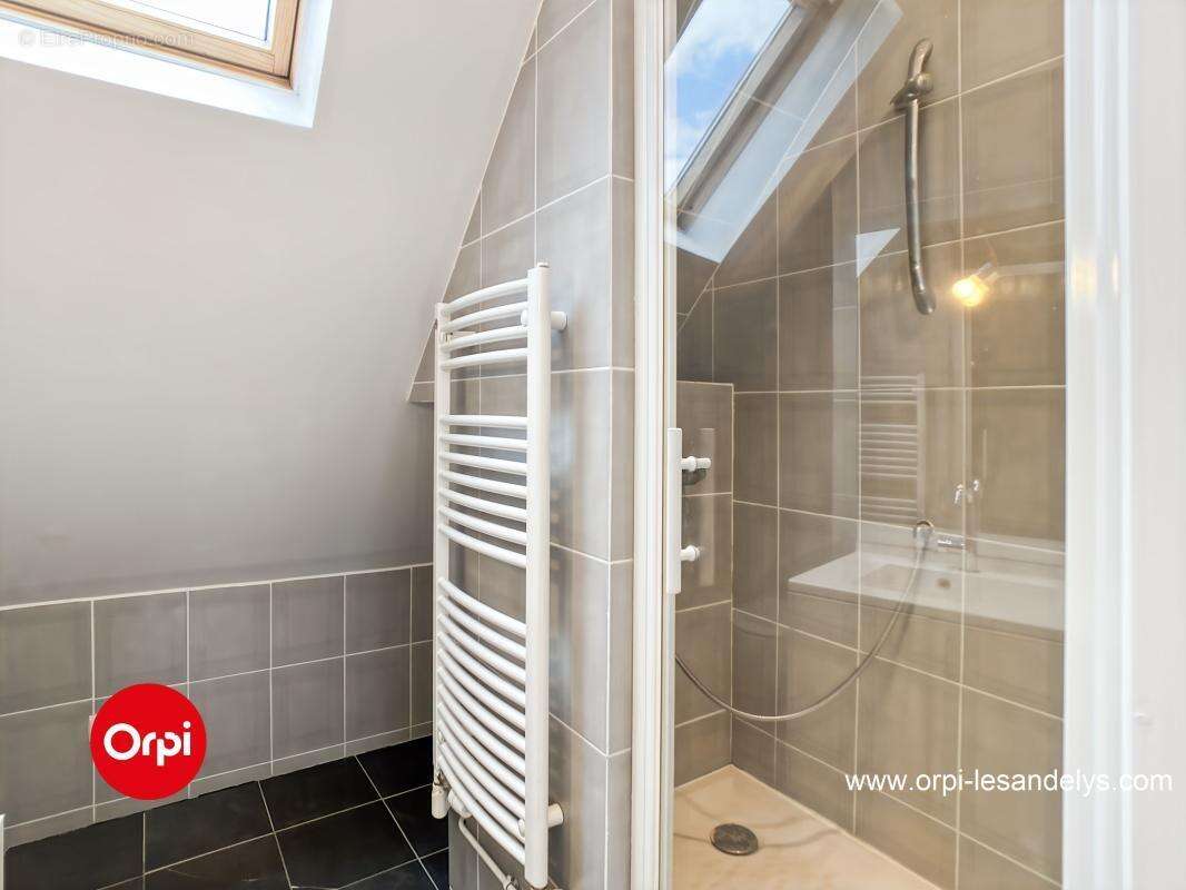 Maison et local commercial À Vendre - photo 18