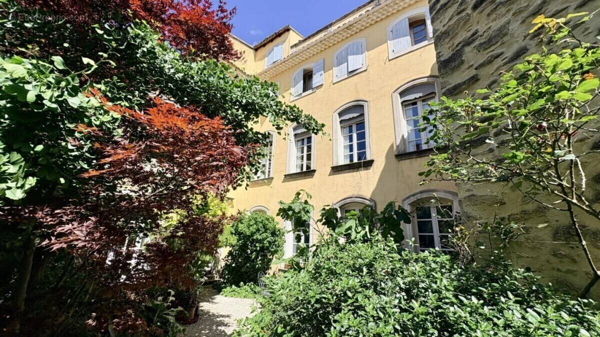 Maison à COURTHEZON