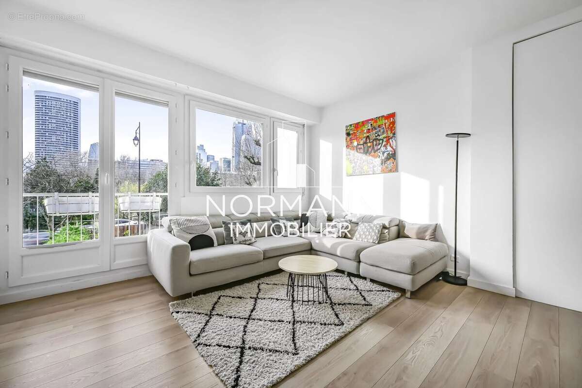 Appartement à NEUILLY-SUR-SEINE