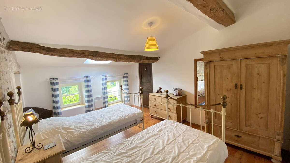 Maison à MORTAGNE-SUR-GIRONDE