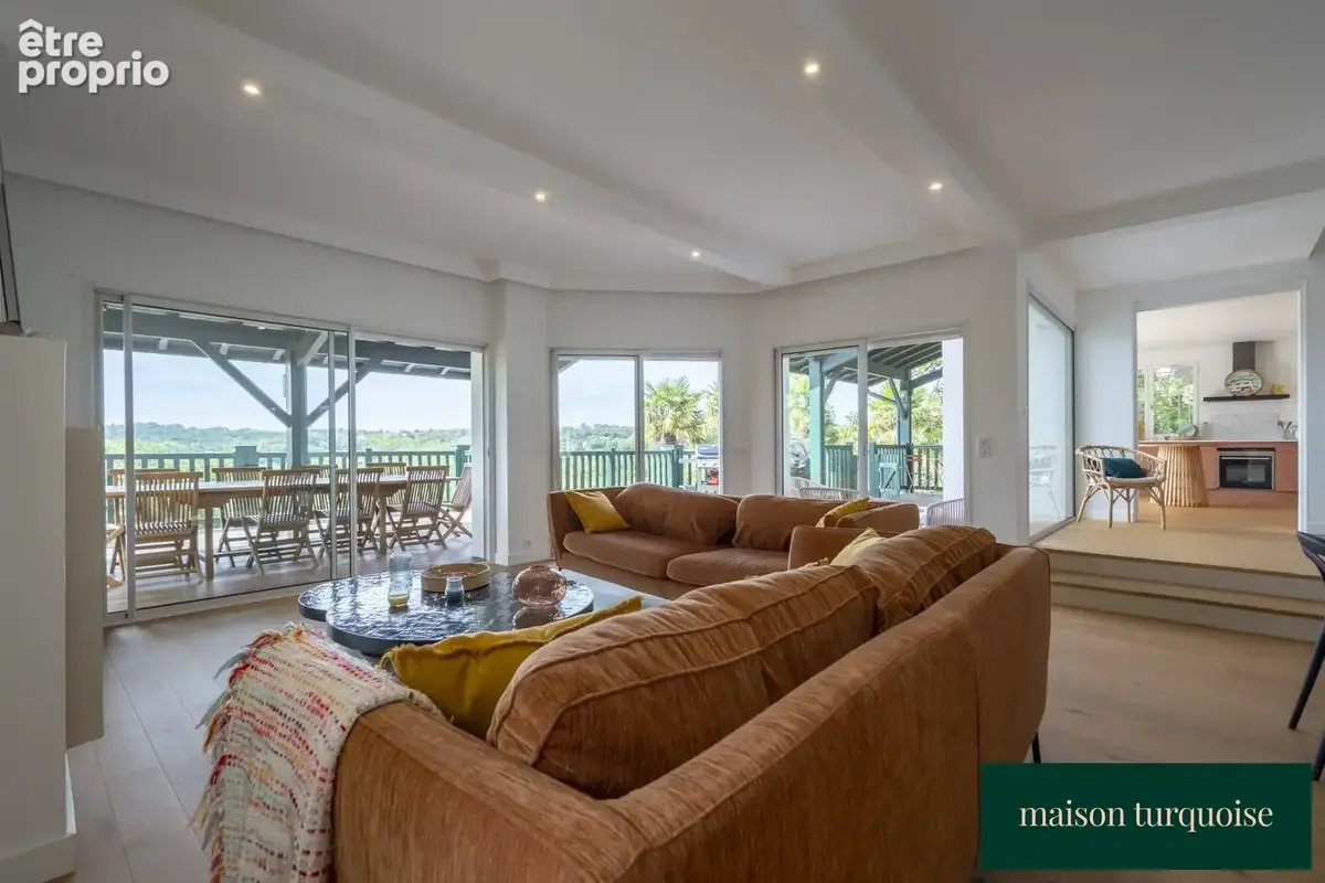 Maison 210 m² à Bassussarry  - photo 4