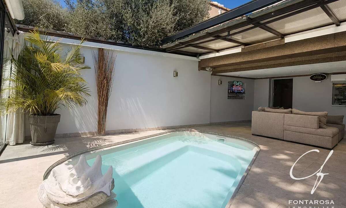 Maison à PUGET-SUR-ARGENS