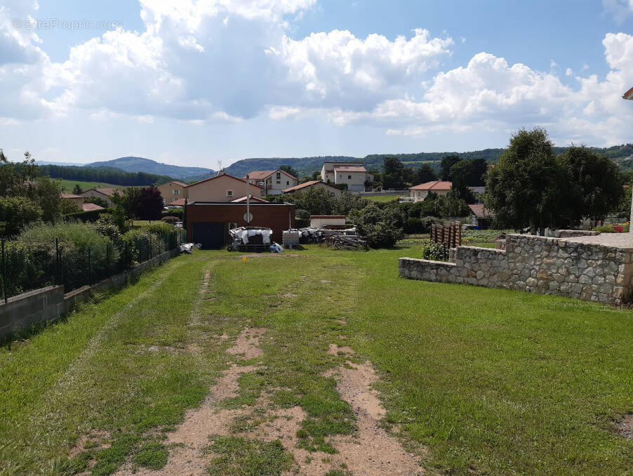 Terrain à LE MONTEIL