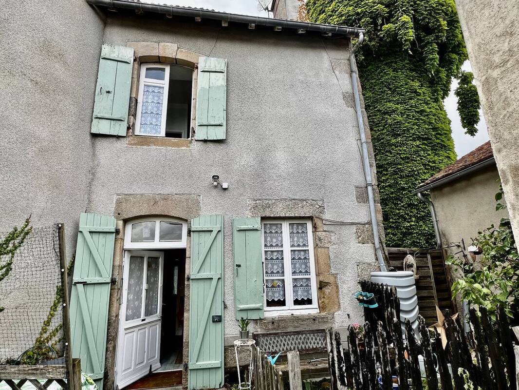 Maison à ARNAC-LA-POSTE