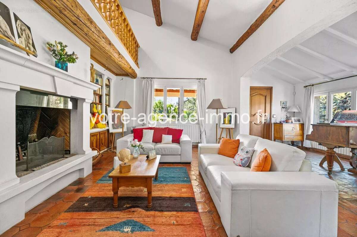 Maison à TOURRETTE-LEVENS